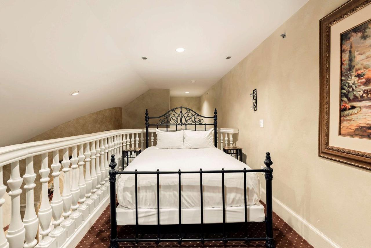 Chateau Avalon Kansas City Buitenkant foto